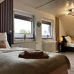 Tatil Evi Nahe Kiel, Neues An Der Ostsee Mit Sauna,kamin Und Garten,parkplatz,5 Betten, 3 Schlafzimmer